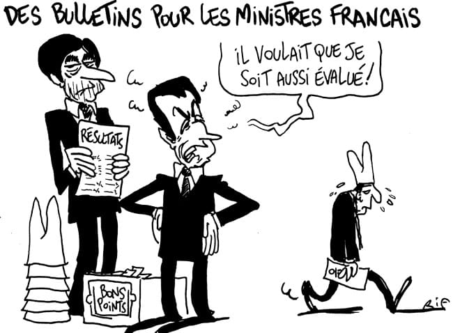 Sarkozy distribue des bulletins